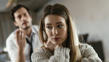 Ο αργός χωρισμός: Πώς ένας γάμος φθείρεται χωρίς φωνές και δράματα