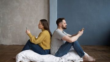 Τα social media καταστρέφουν σχέσεις και δεν το παίρνεις χαμπάρι! (έρευνα)