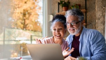 Empty Nest Syndrome: Όταν τα παιδιά φεύγουν από το σπίτι, τί γίνεται με το ζευγάρι;