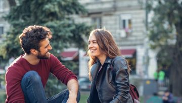 Έρωτας χωρίς swipe: Πώς γνωρίζεις ανθρώπους offline σήμερα;