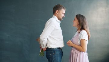 Γιατί όλο και περισσότεροι άνδρες κοιτάζουν αν μια γυναίκα είναι πλούσια;