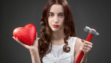 7 πράγματα που θα αλλάξουν στη ζωή σου εάν γίνεις πιο κυνική στο dating