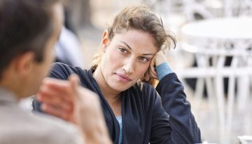 Μήπως τεστάρεις συνεχώς τον σύντροφό σου; Τι κρύβεται πίσω από αυτή την ανάγκη