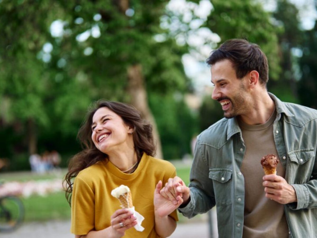 Το καλοκαίρι είναι η εποχή του dating: Γιατί συμβαίνει αυτό;
